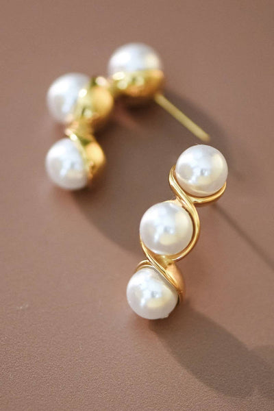 Pearly Stud Earrings
