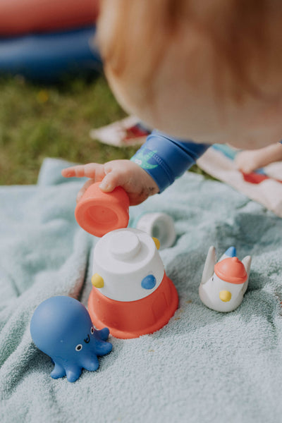 Stack & Squirt Bath + Water Toy