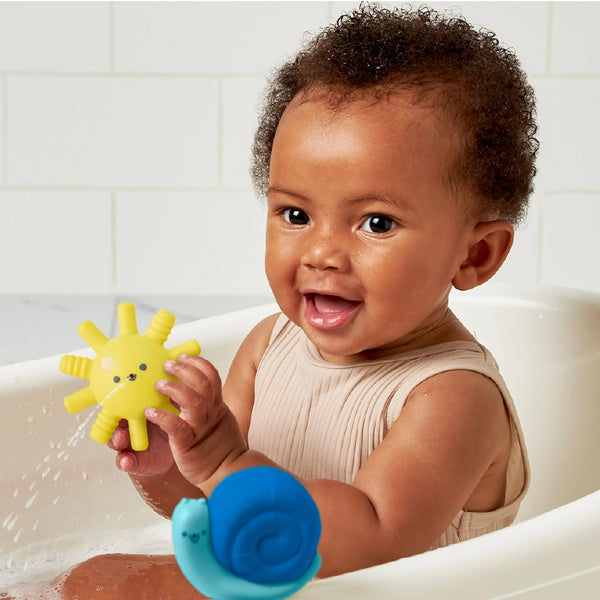 Itzy Splash Gift Set | Soft Bath + Water Toys