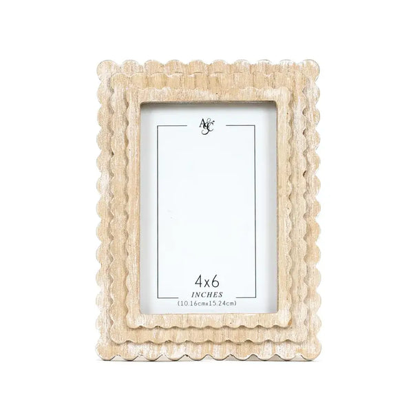 Scalloped 4x6 Wood Photo Frame | Natural or Espresso