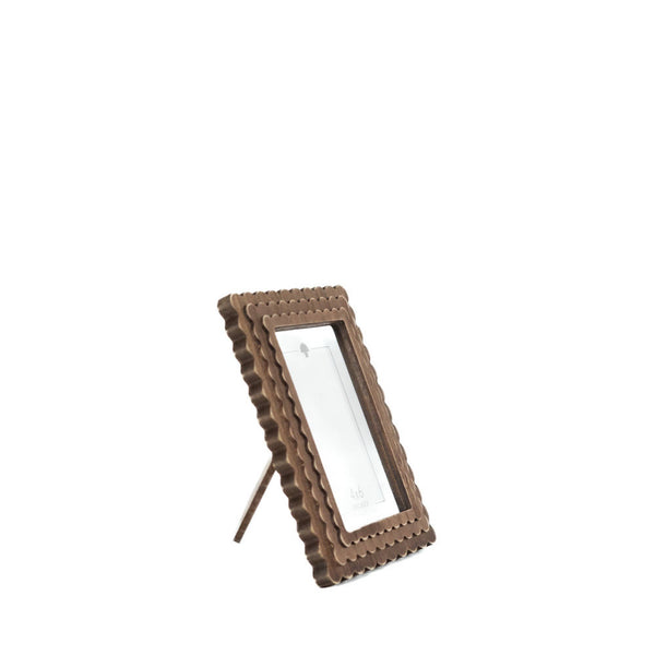 Scalloped 4x6 Wood Photo Frame | Natural or Espresso
