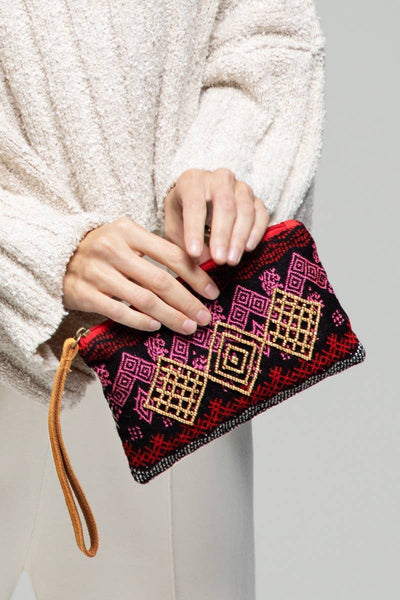 Tara Handmade Ethnic Pattern | Wristlet