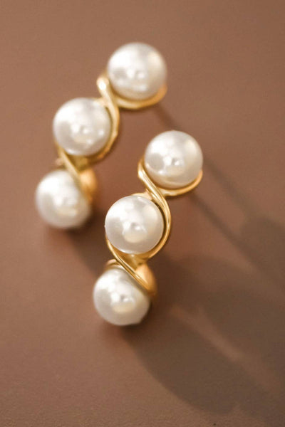 Pearly Stud Earrings