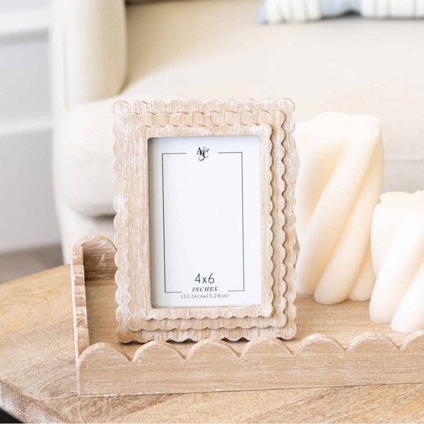 Scalloped 4x6 Wood Photo Frame | Natural or Espresso
